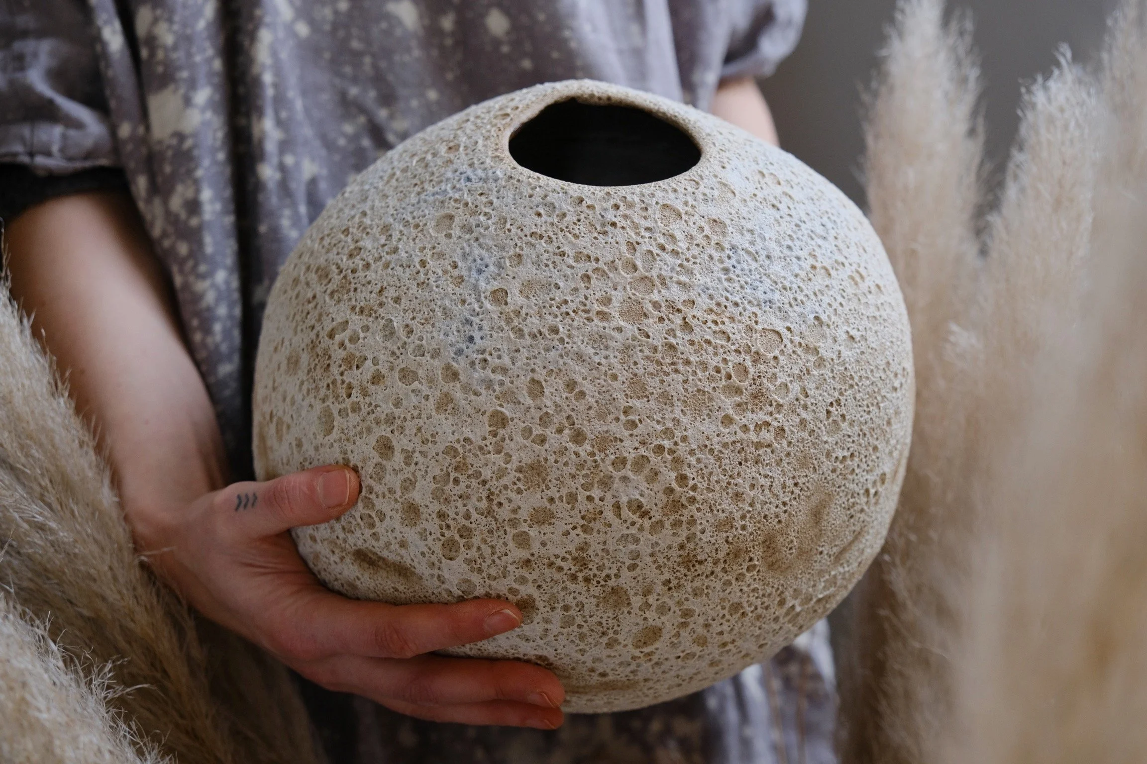 Moon vase — Laima Ceramics